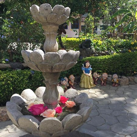Hostal Jardin Escondido Вилькабамба Экстерьер фото