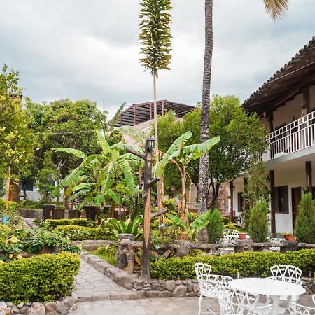 Hostal Jardin Escondido Вилькабамба Экстерьер фото