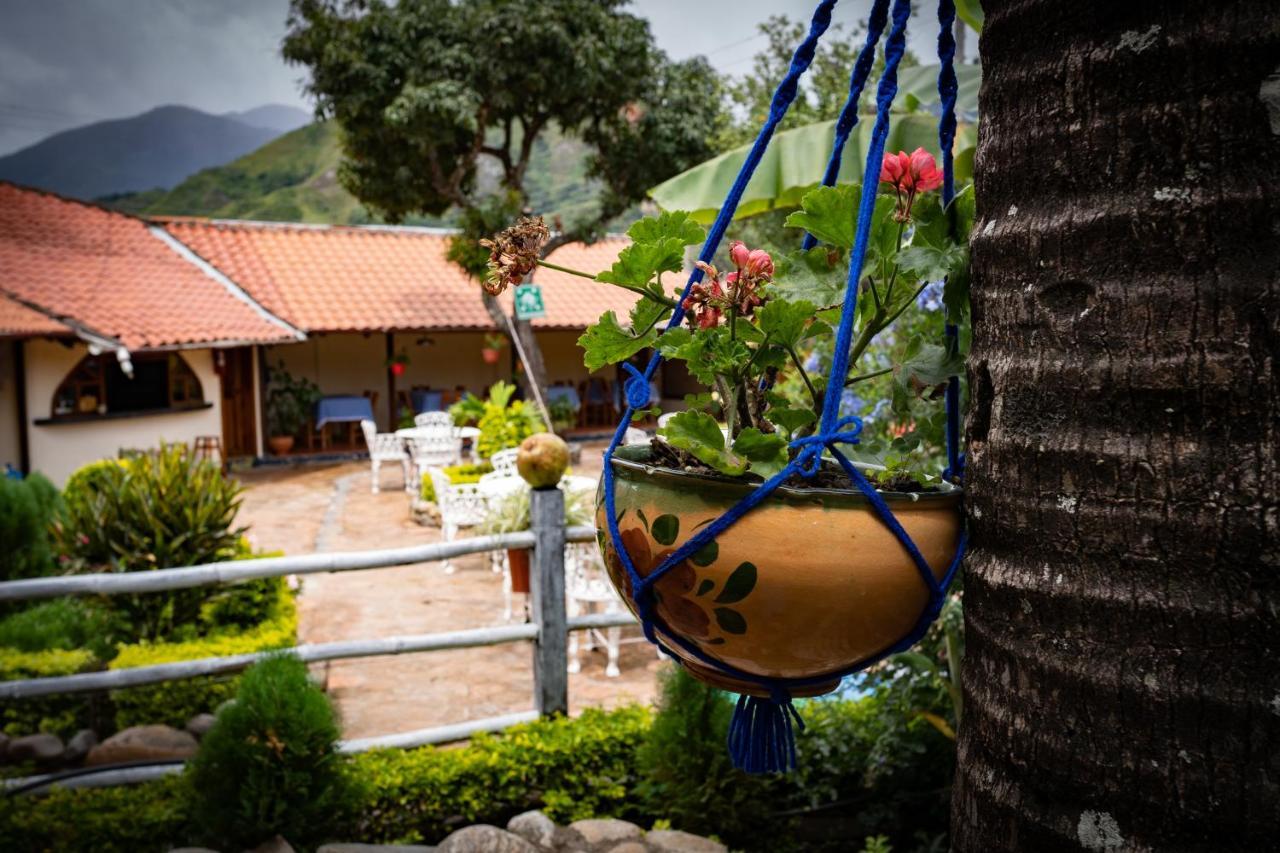 Hostal Jardin Escondido Вилькабамба Экстерьер фото